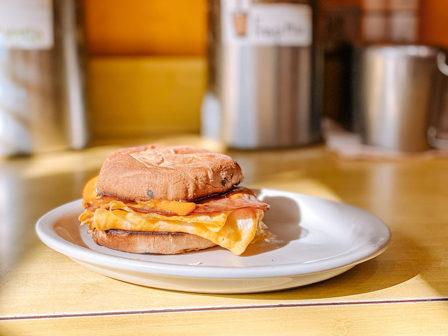 Bagel breakfast sandwich